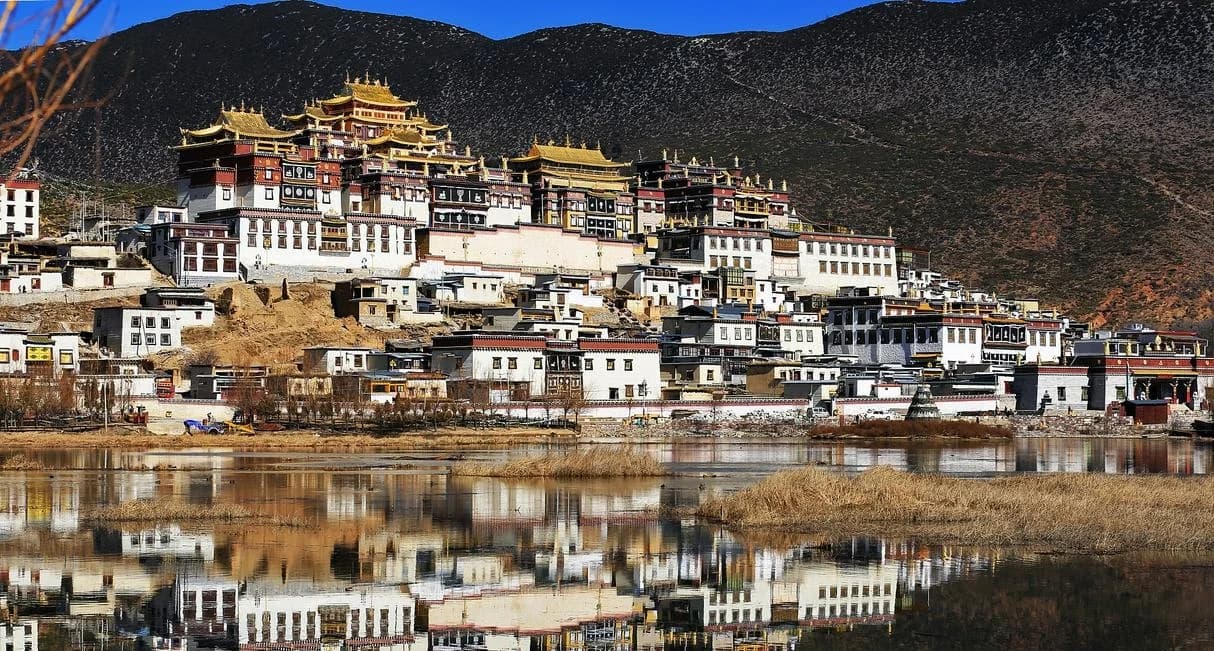 Lijiang & Shangri-La 4-day Tour: Yunnan Highland Adventure